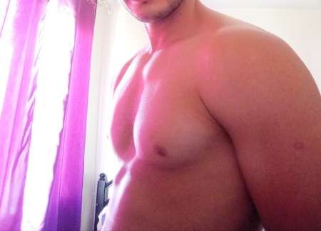 Jh 33 ans cherche couple pour une 1ère expérience