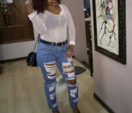 Belle femme libre after work