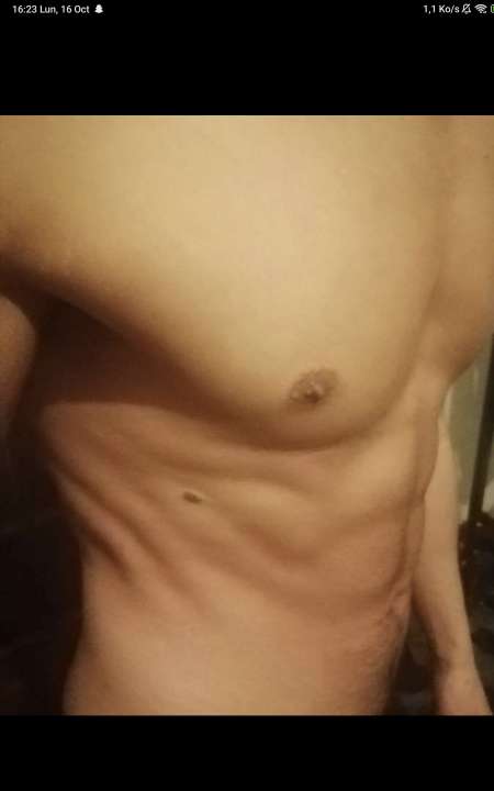Jeune homme pour cougar