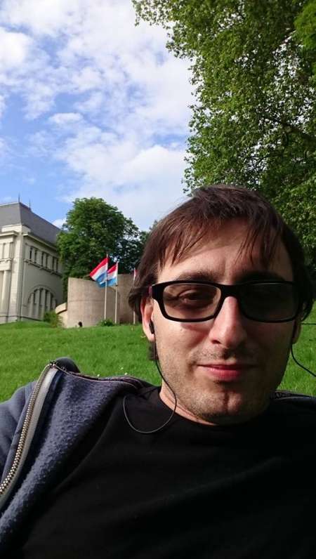 Cherche une copine
