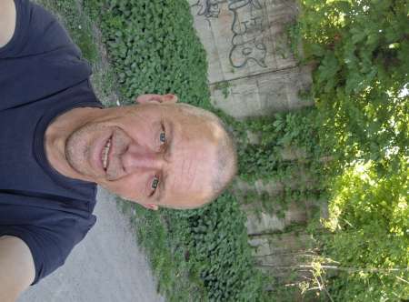 Recherche une femme ou couples