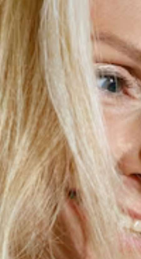Stéphanie travesti blonde